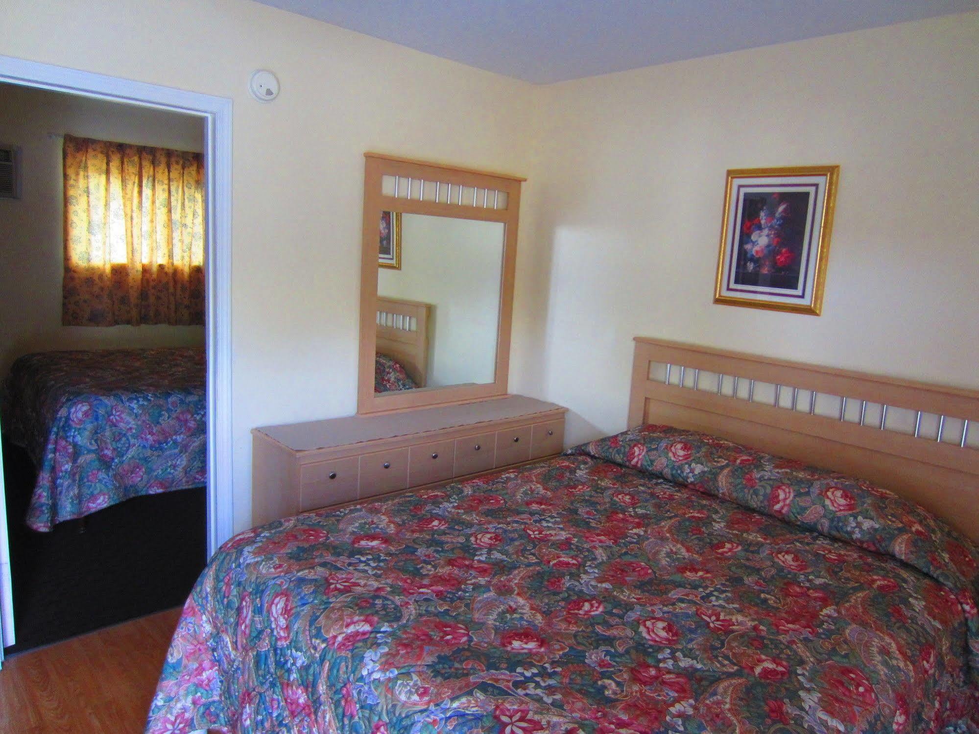 Black Sea Motel Penticton Exterior foto