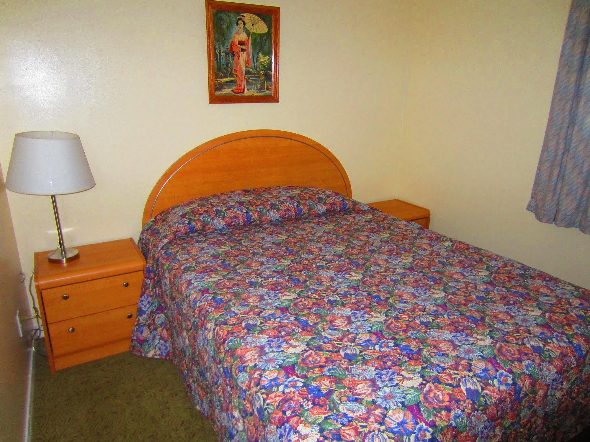 Black Sea Motel Penticton Exterior foto
